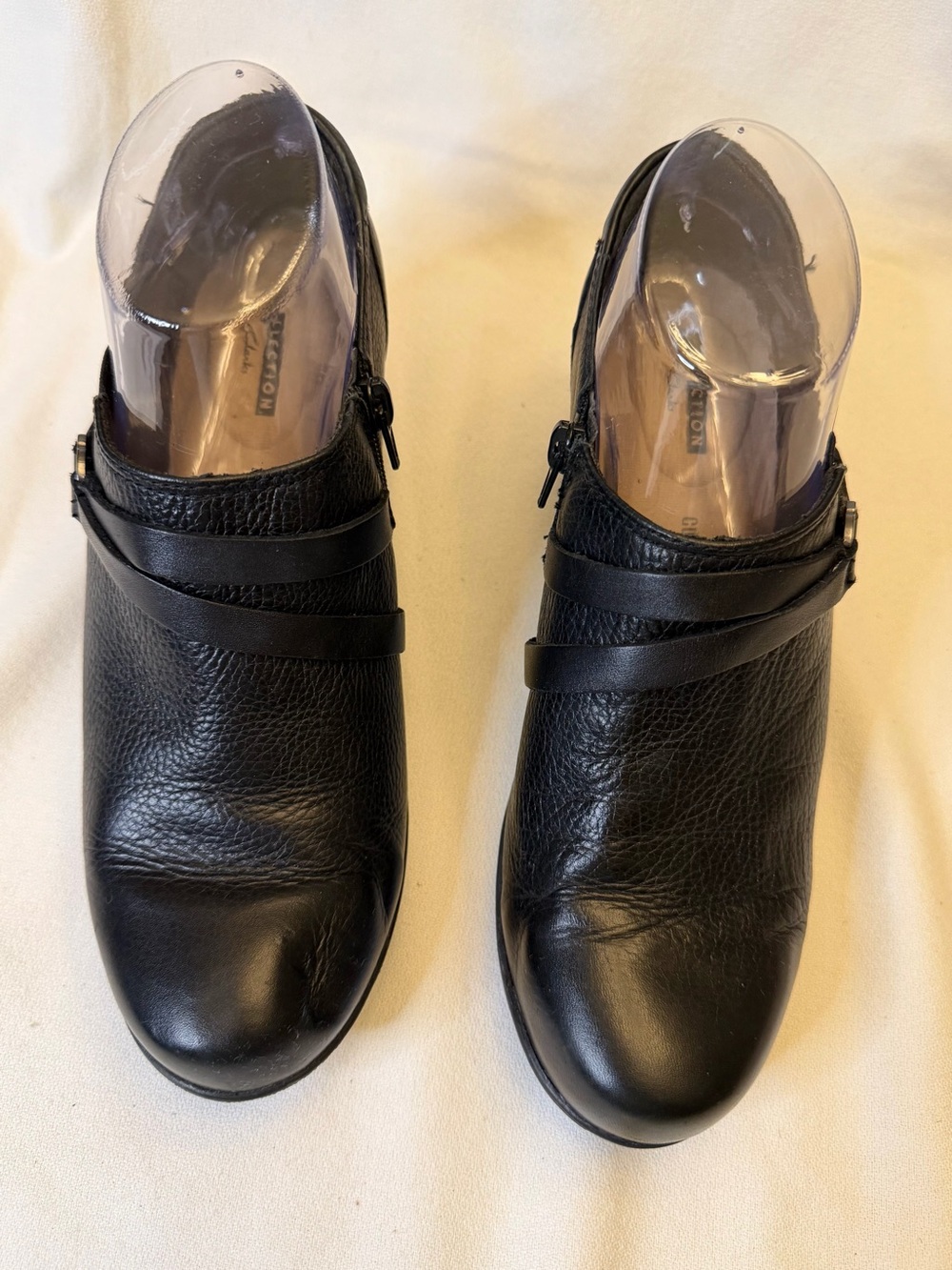 Clarks Black Leather Cushion Soft Ankle Booties Clogs Women's Size 8